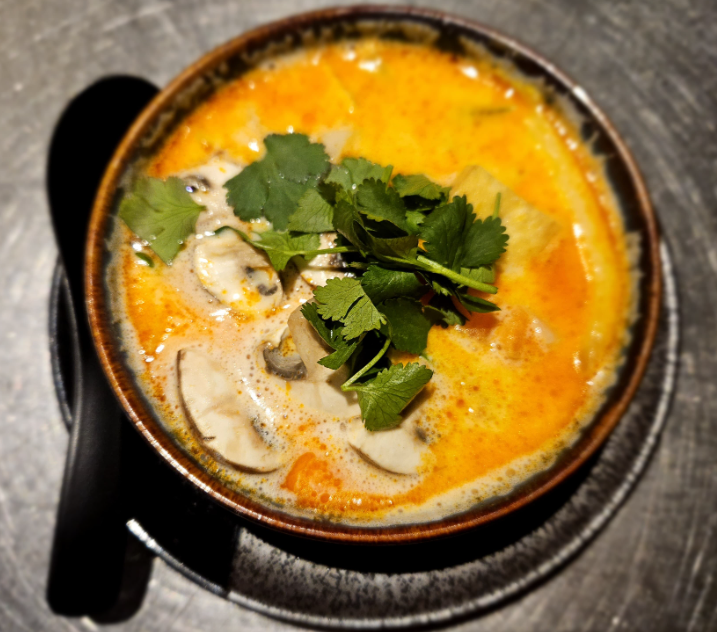 Tom Kha Gai (leicht scharf)